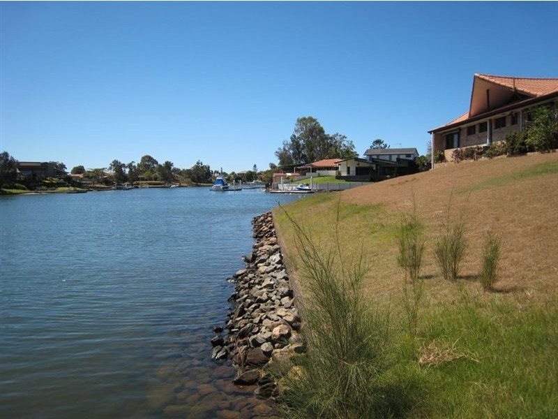 2 Cypress Drive, Broadbeach Waters QLD 4218