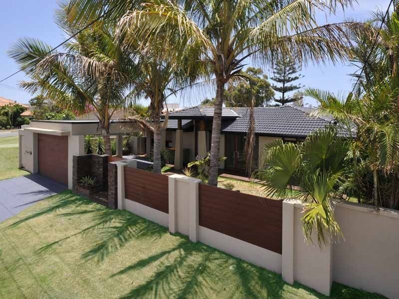 14 Andrea Ave, Broadbeach Waters QLD 4218