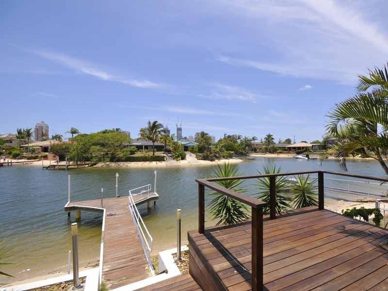 14 Andrea Ave, Broadbeach Waters QLD 4218
