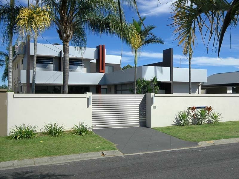 32 Park Avenue, Broadbeach Waters QLD 4218
