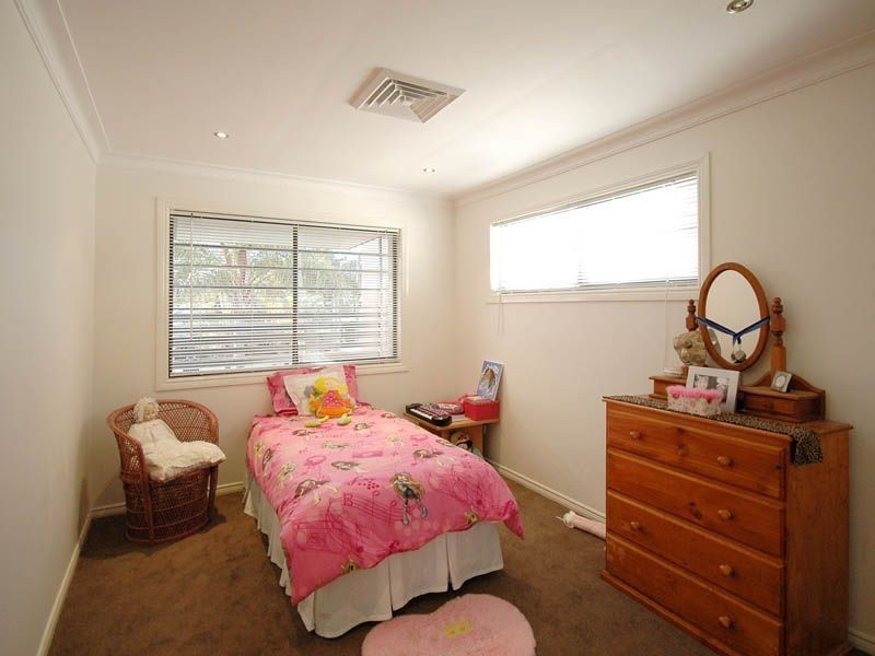 32 Park Avenue, Broadbeach Waters QLD 4218