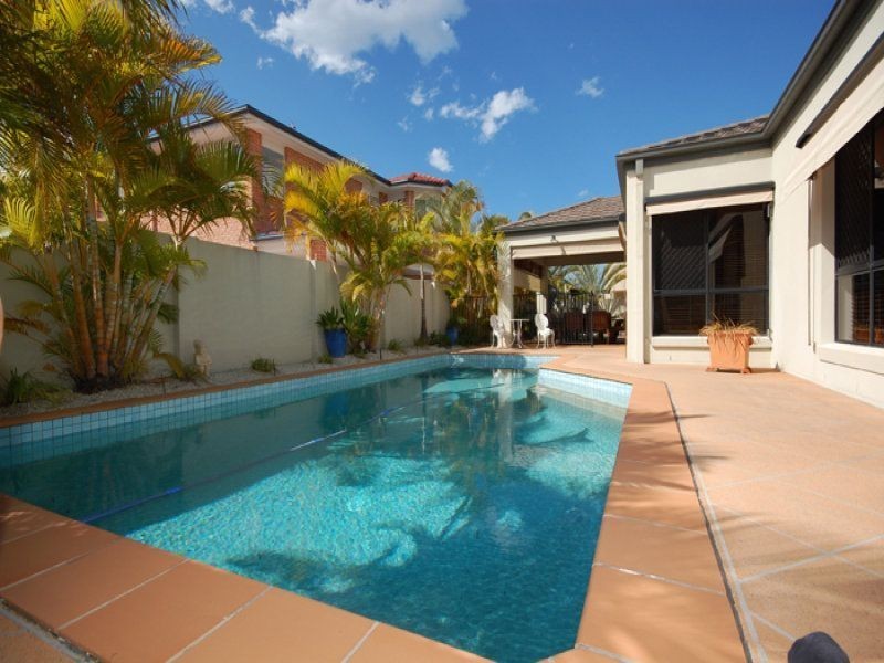 15 Rebholz Drive, Benowa Waters QLD 4217