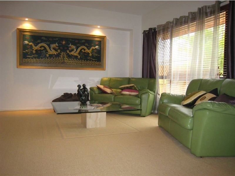 15 Rebholz Drive, Benowa Waters QLD 4217