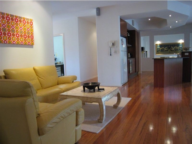 15 Rebholz Drive, Benowa Waters QLD 4217