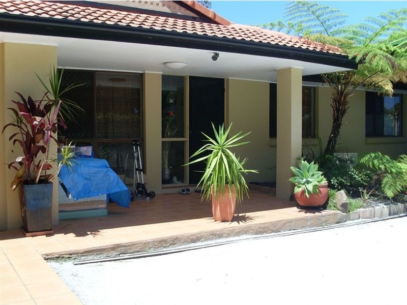 147 Markeri Street, Mermaid Waters QLD 4218