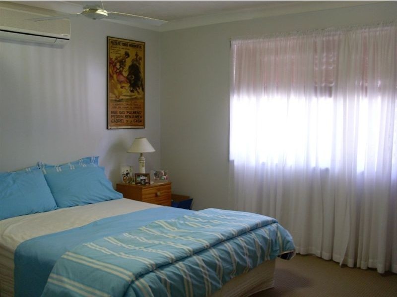 147 Markeri Street, Mermaid Waters QLD 4218