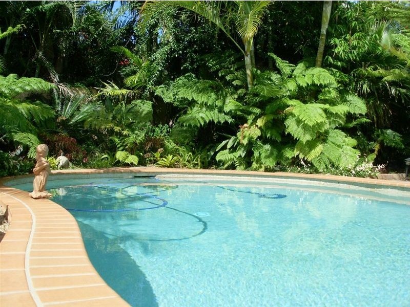 147 Markeri Street, Mermaid Waters QLD 4218