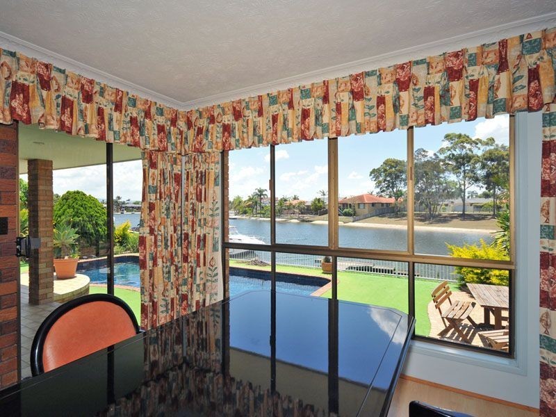 5 Kurrawa Avenue, Mermaid Waters QLD 4218