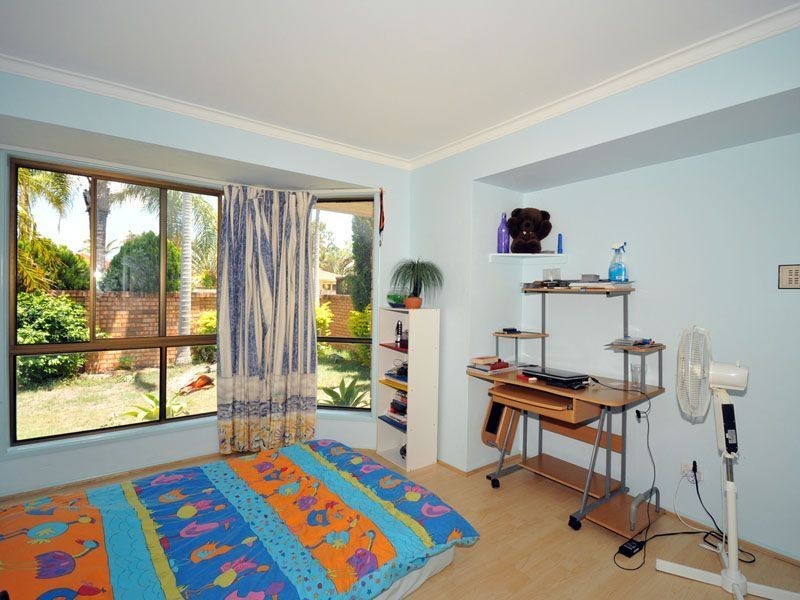 5 Kurrawa Avenue, Mermaid Waters QLD 4218