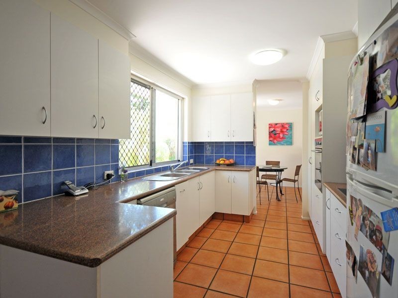 100 Waitomo Street, Broadbeach Waters QLD 4218