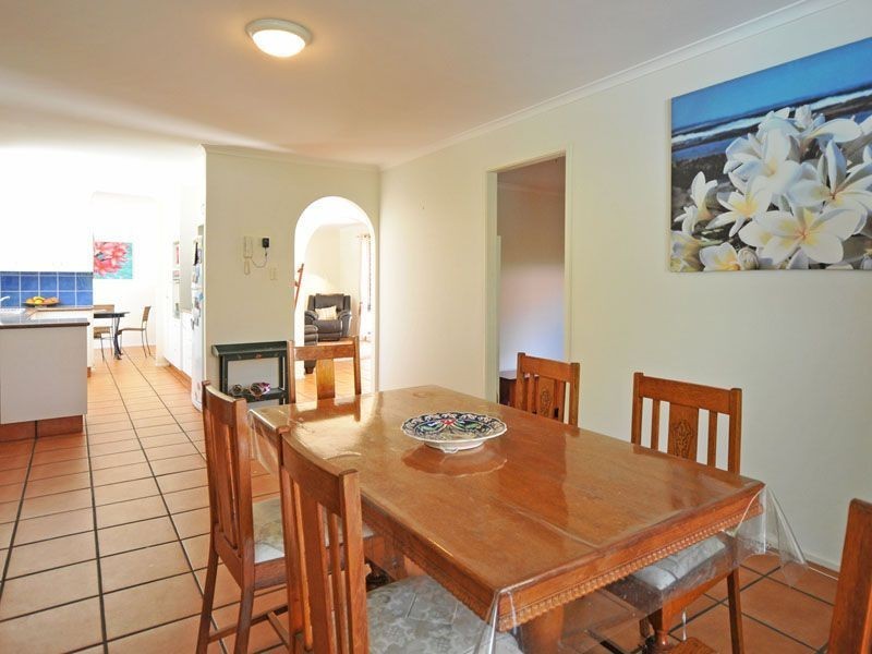 100 Waitomo Street, Broadbeach Waters QLD 4218