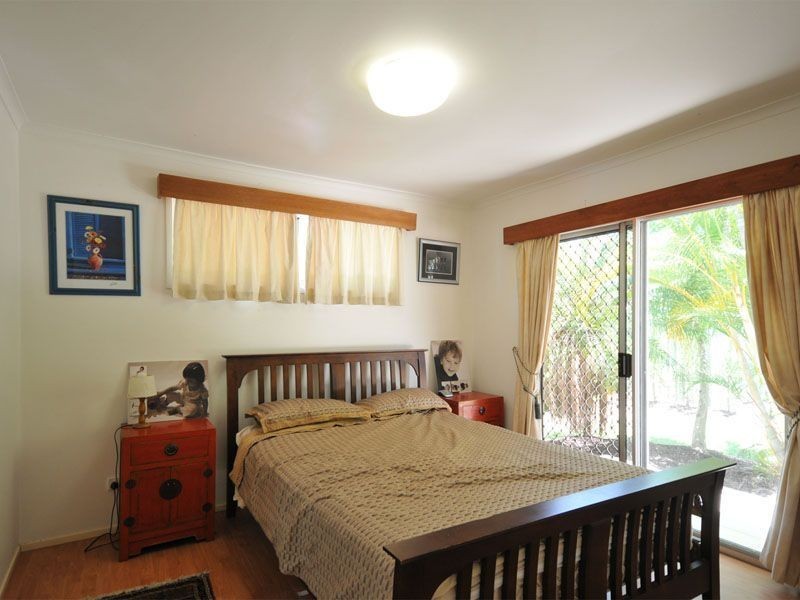 100 Waitomo Street, Broadbeach Waters QLD 4218
