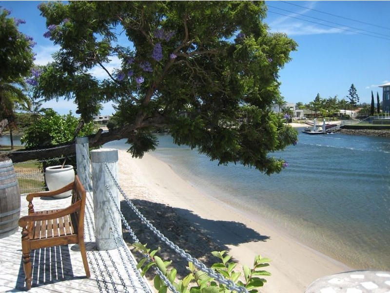 41 Allambi Ave, Broadbeach Waters QLD 4218