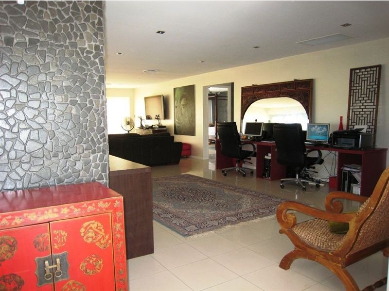 41 Allambi Ave, Broadbeach Waters QLD 4218