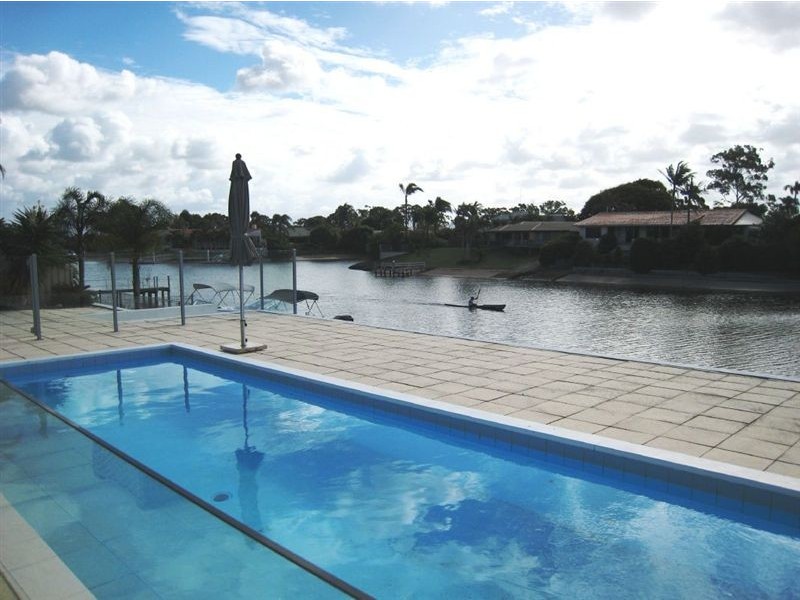 22 Welby Street, Broadbeach Waters QLD 4218