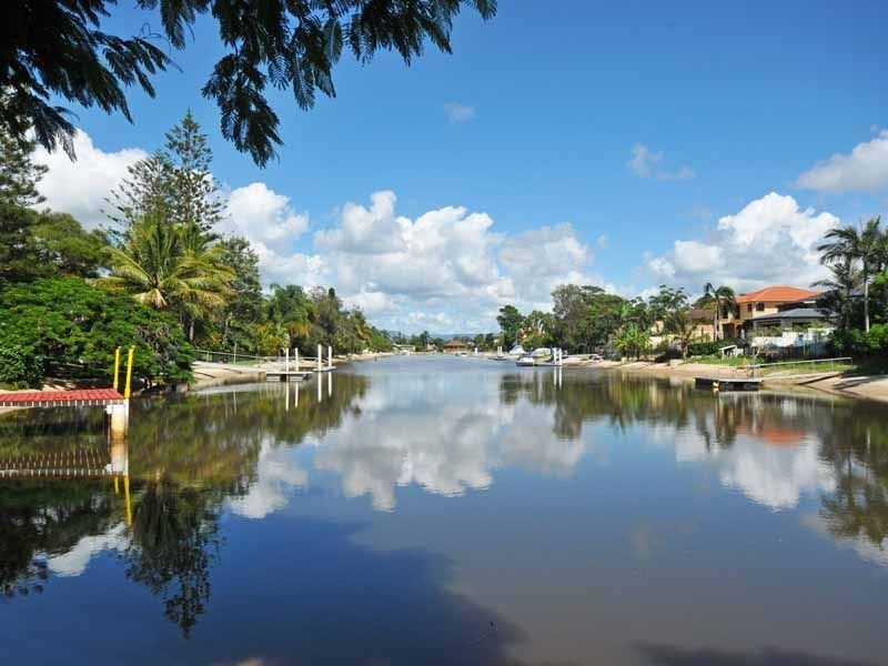 19 Holland Court, Broadbeach Waters QLD 4218