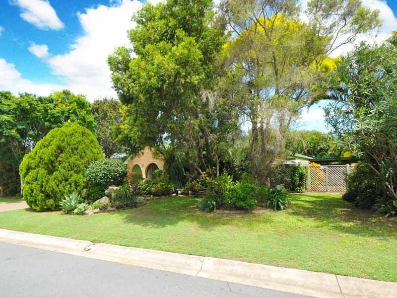 5 Wanneroo Court, Mermaid Waters QLD 4218