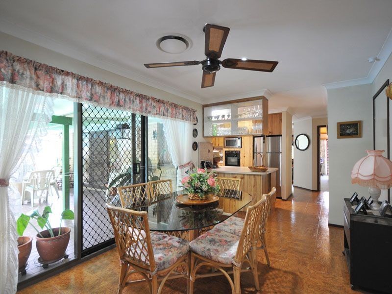 5 Wanneroo Court, Mermaid Waters QLD 4218