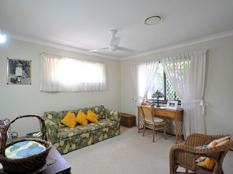 5 Wanneroo Court, Mermaid Waters QLD 4218