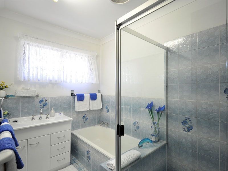 5 Wanneroo Court, Mermaid Waters QLD 4218