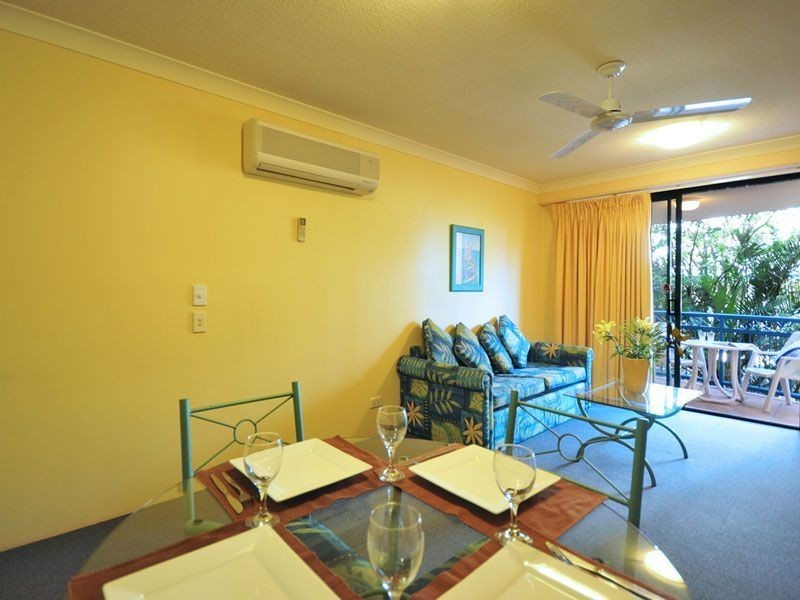 18/20 Anne Ave, Broadbeach QLD 4218