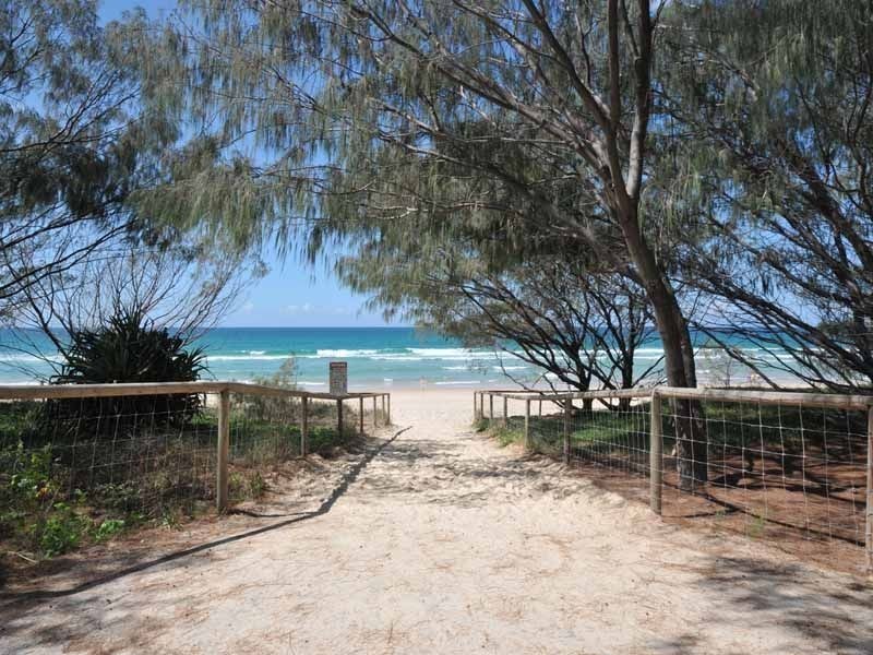 18/20 Anne Ave, Broadbeach QLD 4218