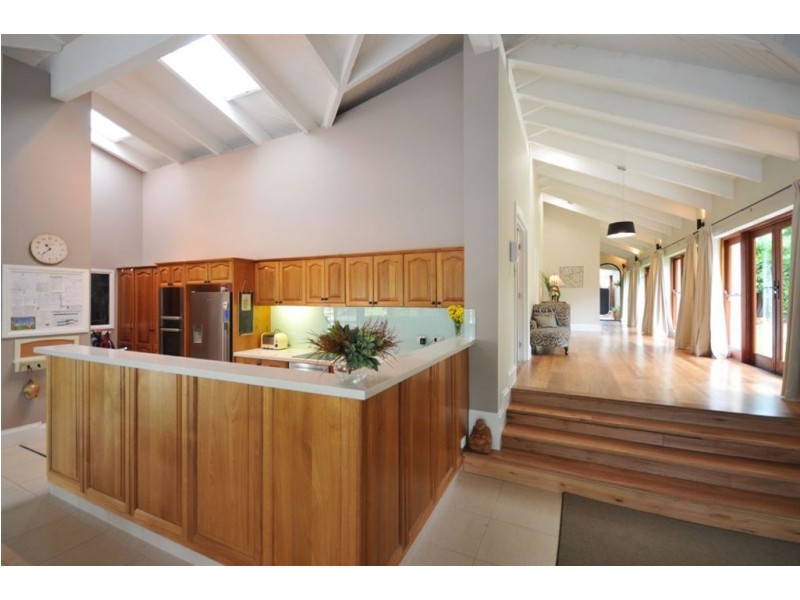 2 Platypus Avenue, Sorrento QLD 4217