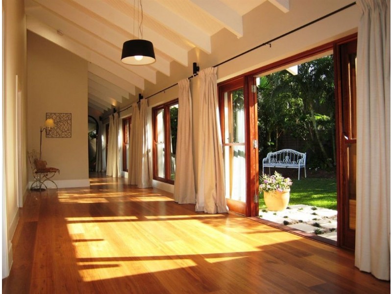 2 Platypus Avenue, Sorrento QLD 4217