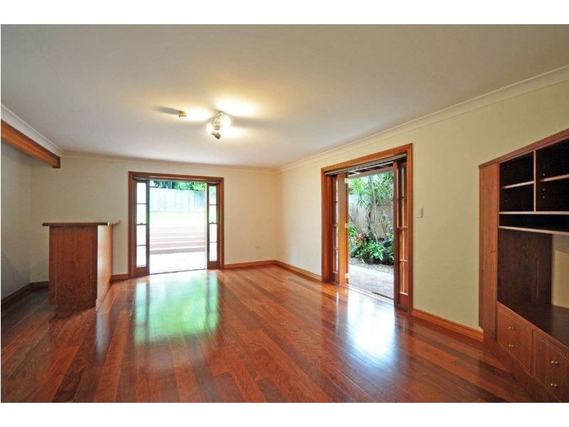 20 Evans Drive, Benowa QLD 4217
