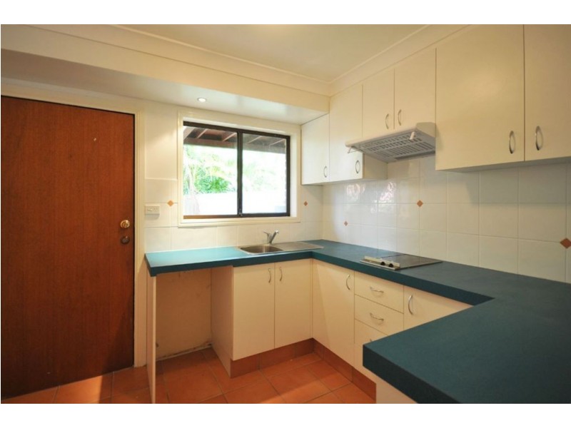 20 Evans Drive, Benowa QLD 4217
