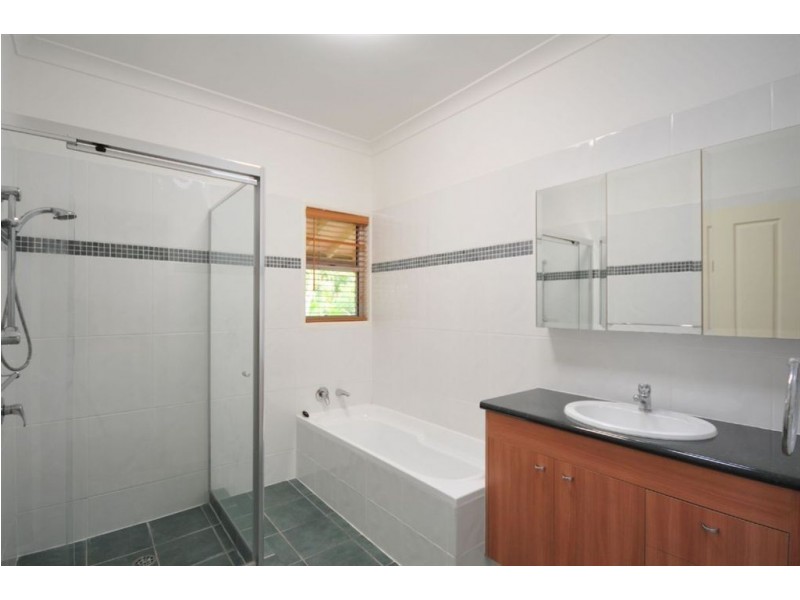 20 Evans Drive, Benowa QLD 4217