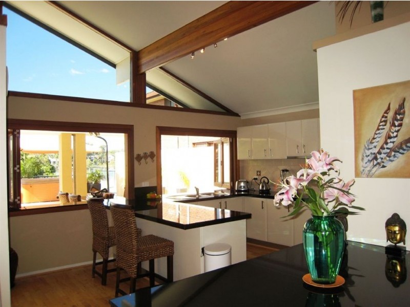 61 River Crescent, Broadbeach Waters QLD 4218