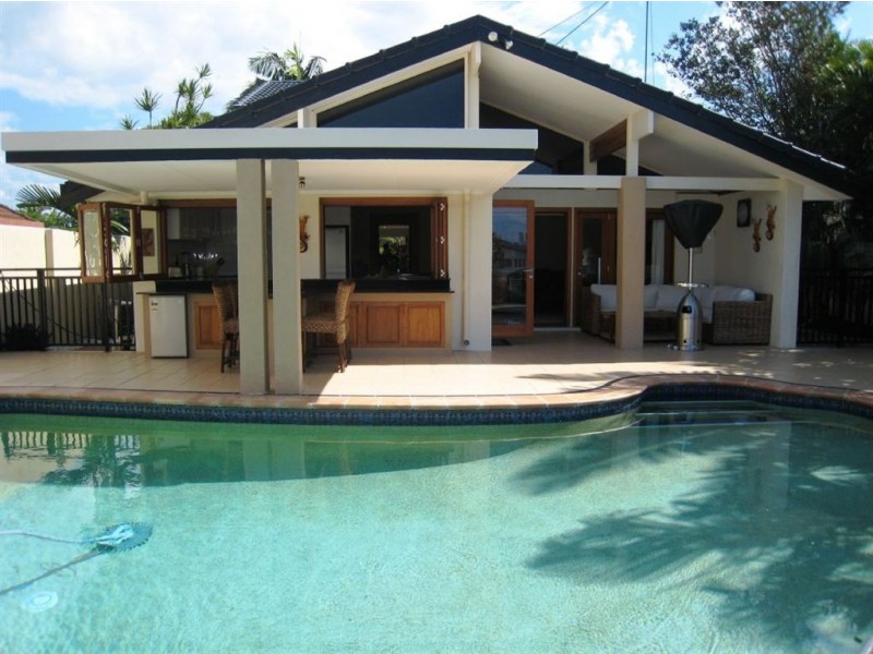 61 River Crescent, Broadbeach Waters QLD 4218