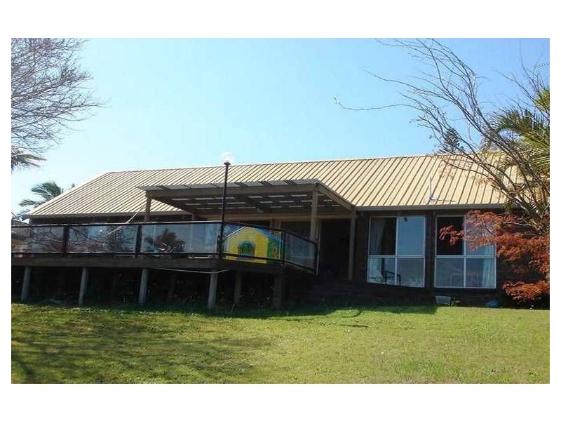 24 Kurrawa Ave, Mermaid Waters QLD 4218