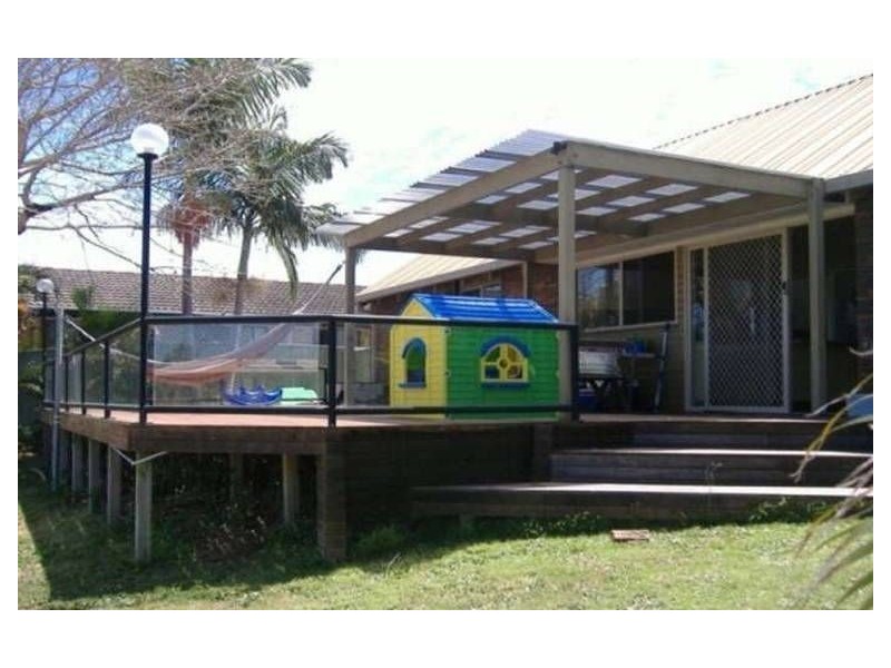 24 Kurrawa Ave, Mermaid Waters QLD 4218