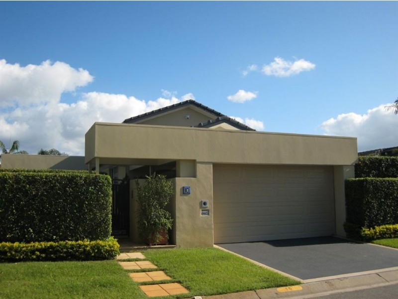 10 Bombala Street, Broadbeach Waters QLD 4218