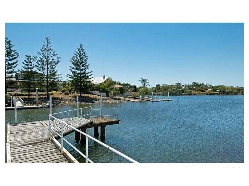 106 Edinburgh Road, Benowa QLD 4217