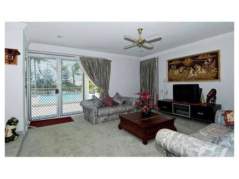 106 Edinburgh Road, Benowa QLD 4217