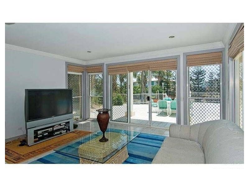 106 Edinburgh Road, Benowa QLD 4217