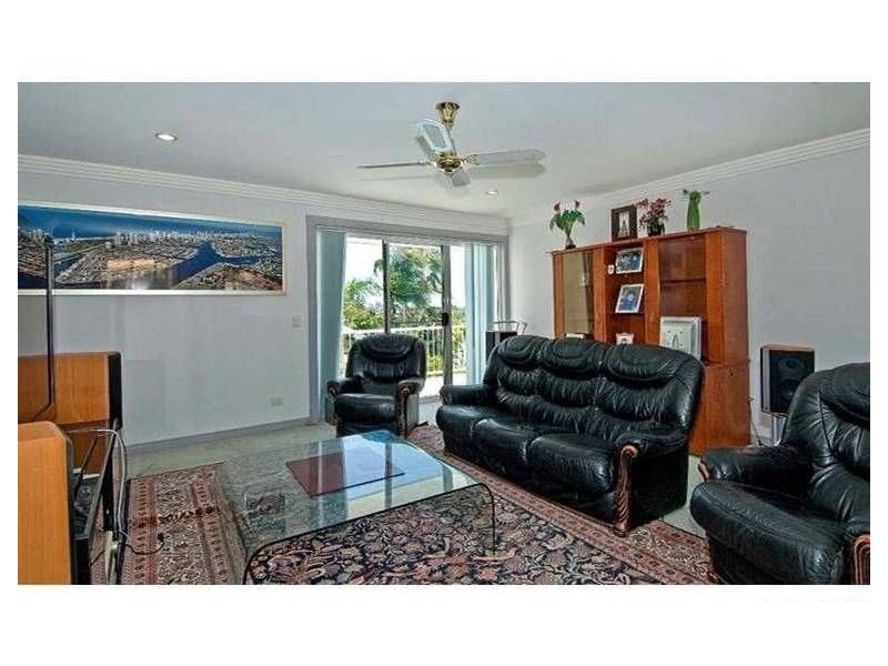 106 Edinburgh Road, Benowa QLD 4217