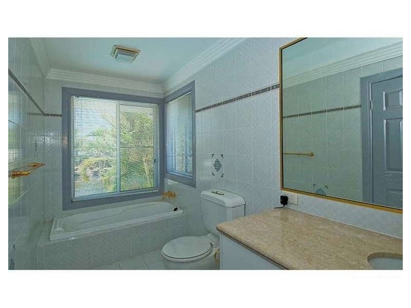 106 Edinburgh Road, Benowa QLD 4217