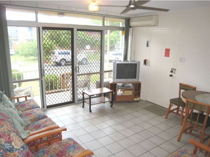 3/2 Sunrise Blvd, Surfers Paradise QLD 4217