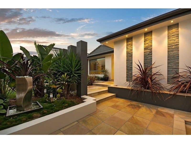 16 Caithness Court, Sorrento QLD 4217