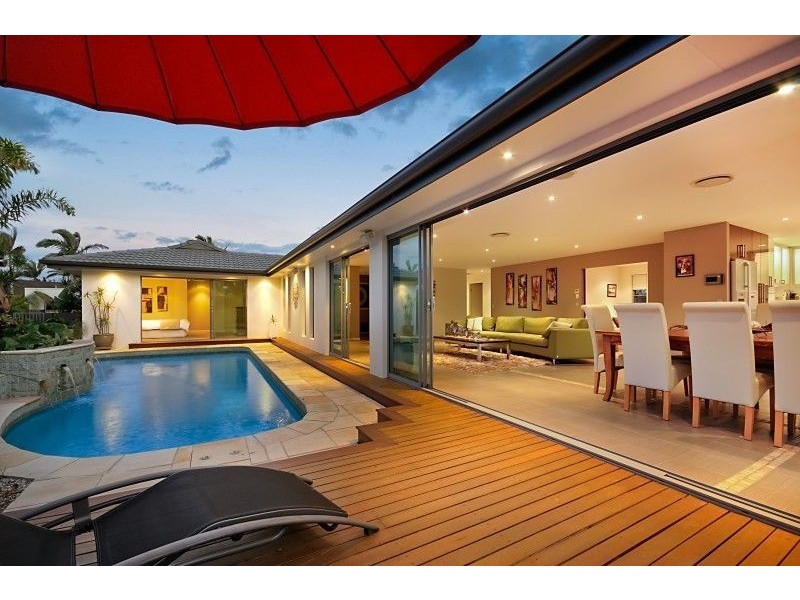 16 Caithness Court, Sorrento QLD 4217