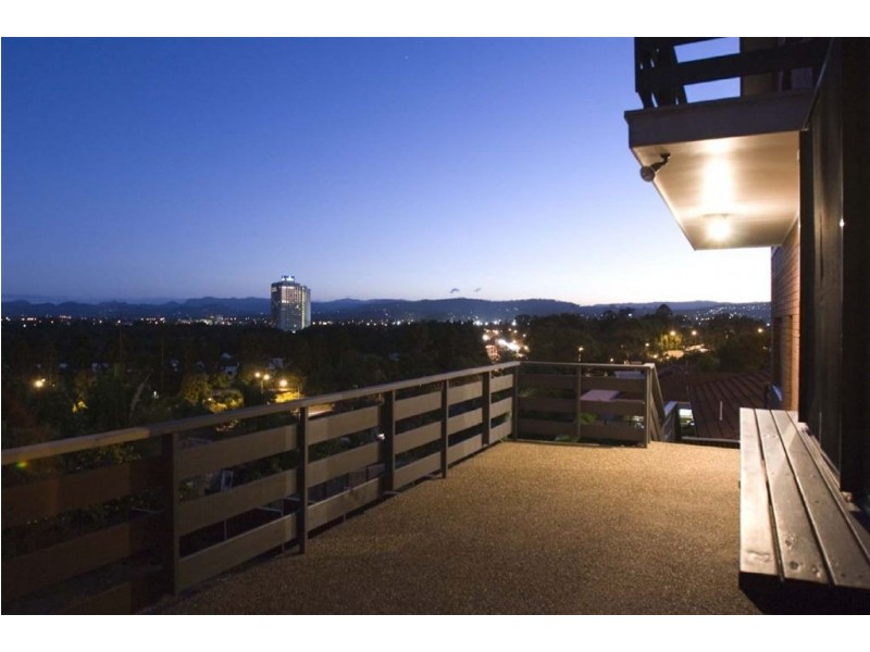 17 Currumburra Road, Ashmore QLD 4214