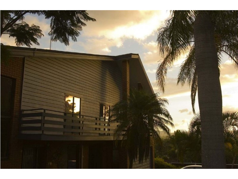 17 Currumburra Road, Ashmore QLD 4214