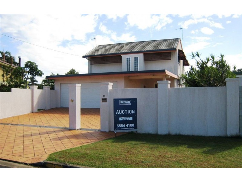 15 Andrew Avenue, Broadbeach Waters QLD 4218