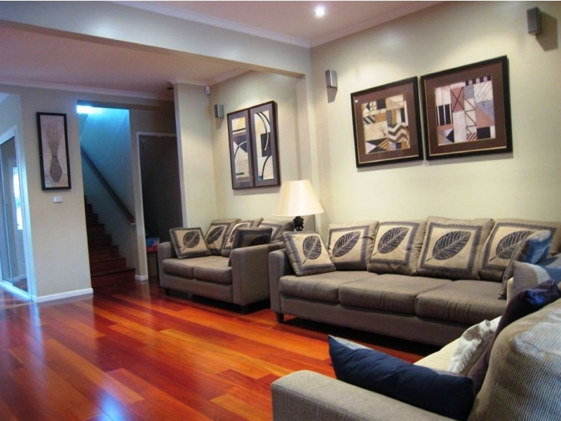 15 Andrew Avenue, Broadbeach Waters QLD 4218