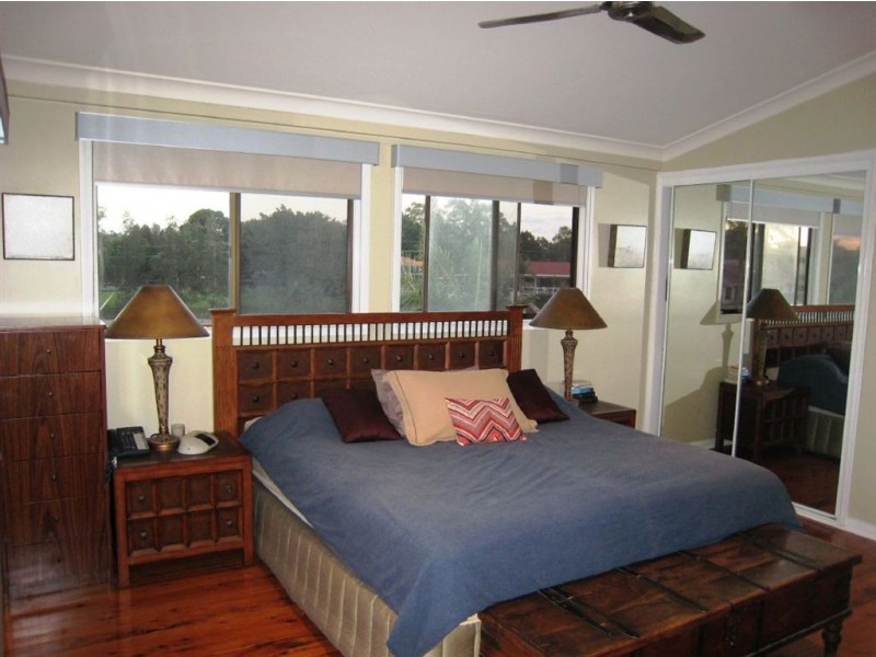 15 Andrew Avenue, Broadbeach Waters QLD 4218