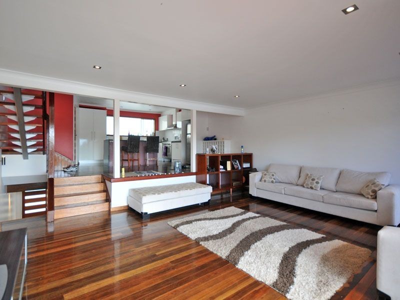 3/23 Hooker Blvd, Broadbeach Waters QLD 4218